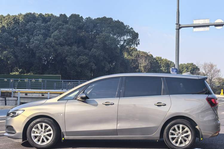 Used Buick GL6 2018 18T 6-Seater Luxury Model
