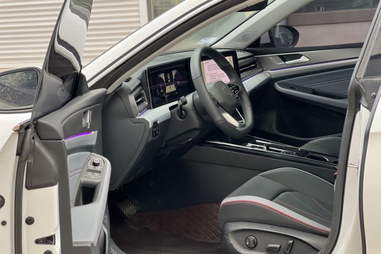 Used Volkswagen Lamando 2024 Lavida L 280TSI DSG Cool & Spicy Edition
