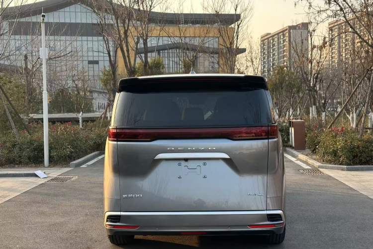 Used Denza D9 2022 DM-i 970 Four-Wheel Drive Prestige Model
