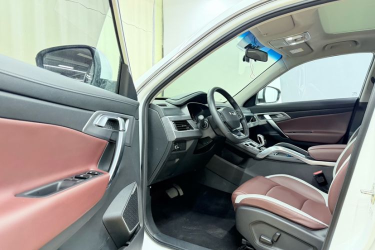 Used Geely Auto Emgrand X7 Sport 2022 1.8TD DCT Zhiya Trim