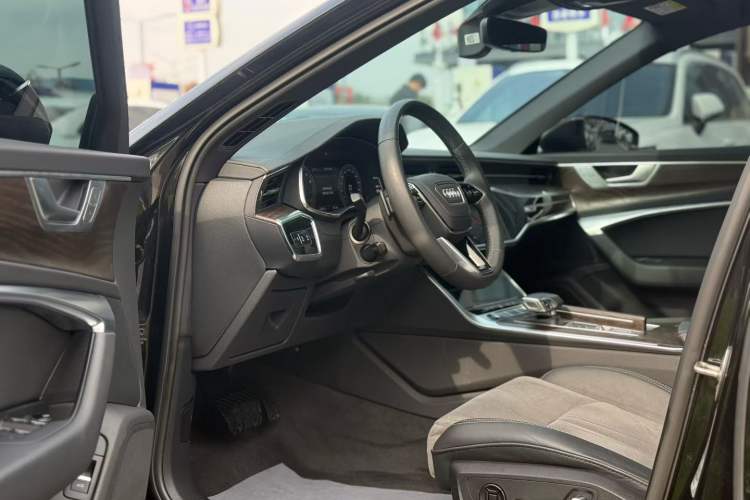 Used Audi A6L 2023 Revised 45 TFSI Prestige Dynamic Edition
