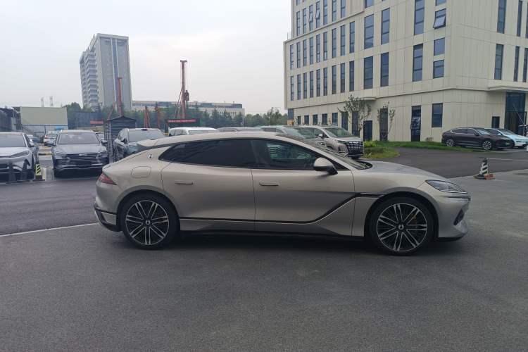 Used Denza Z9GT 2024 1100 Four-Wheel Drive Ultra Version
