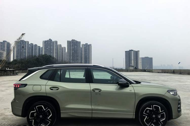 Used Volkswagen Tayron 2025 Tiguan L 380TSI 4Motion Luxury
