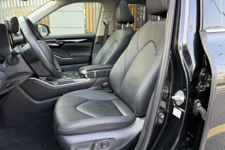 Used Toyota Highlander 2022 Dual-Engine 2.5L Four-Wheel Drive Prestige Version 7 Seats