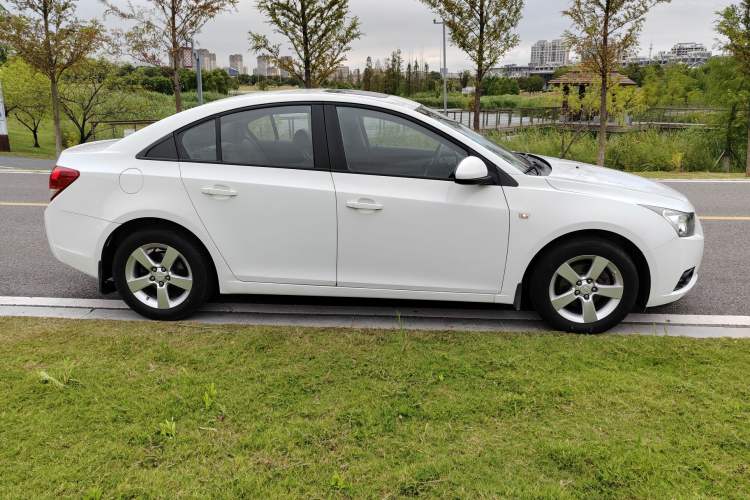 Used Chevrolet Cruze 2013 1.6L SE MT
