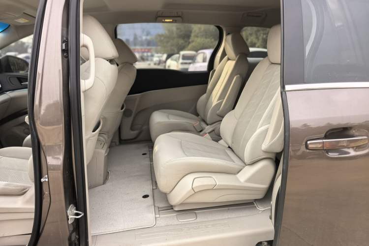 Used Buick GL8 2023 Land Executive Class Comfort Model
