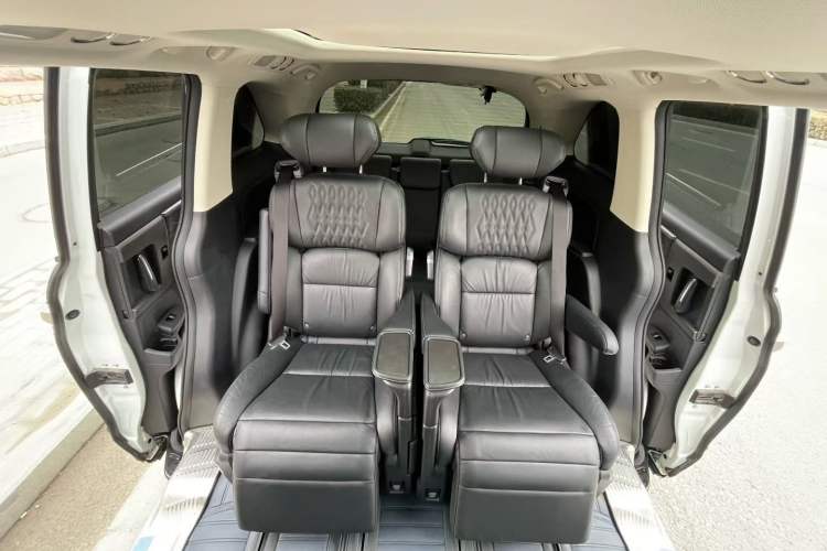 Used Honda Elysion 2022 2.0L eHEV Luxury First Edition