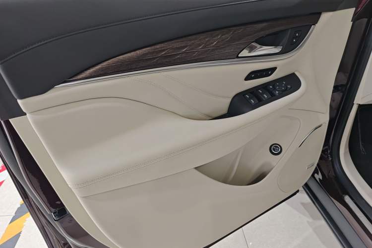 Used Buick Enclave 2022 652T 4x4 Avenir 6-Seater
