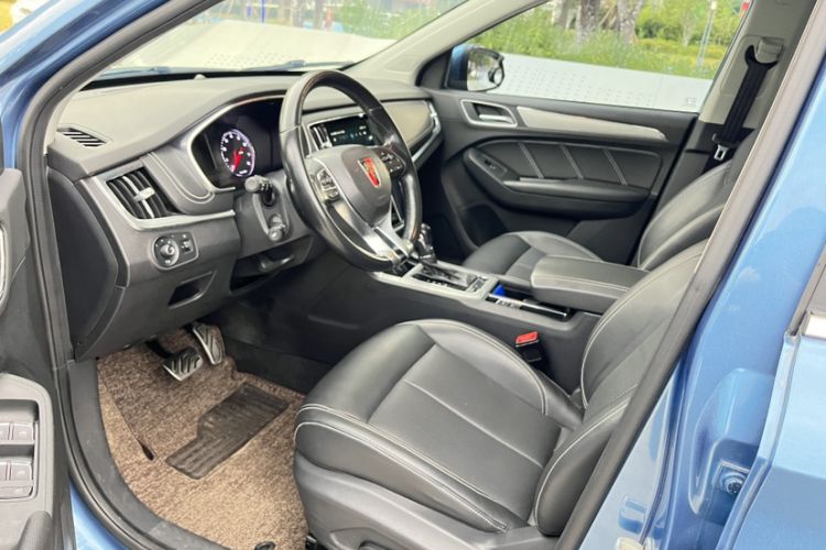 Used Roewe RX5 2018 20T Two-Wheel Drive Automatic Internet Smart Edition
