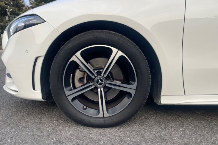 Used Mercedes-Benz A-Class 2022 Revised Version A 200 L Sport Sedan Fashionable Style
