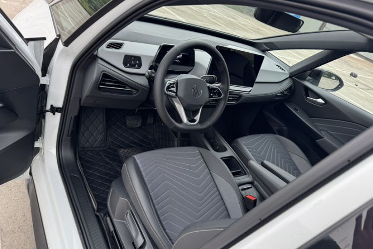 Used Volkswagen ID.3 2025 Smart Version Pure & Intelligent Enjoyment Edition
