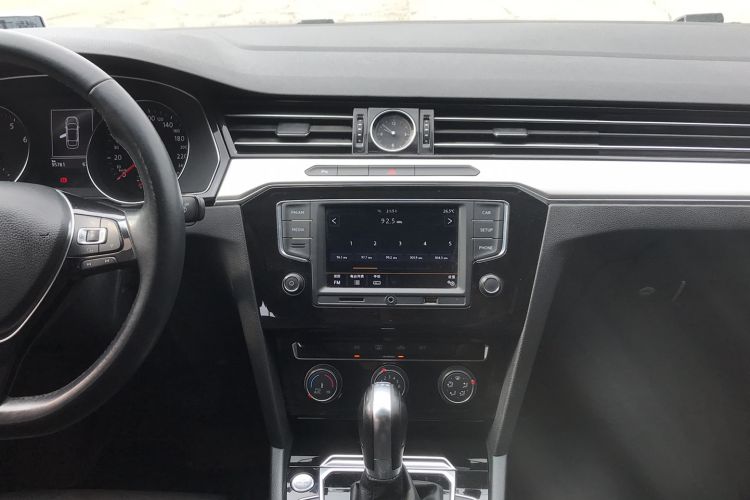 Used Volkswagen Magotan 2017 330TSI DSG Leading Model
