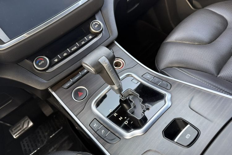 Used Land X7 2016 2.0T Panoramic Prestige Edition
