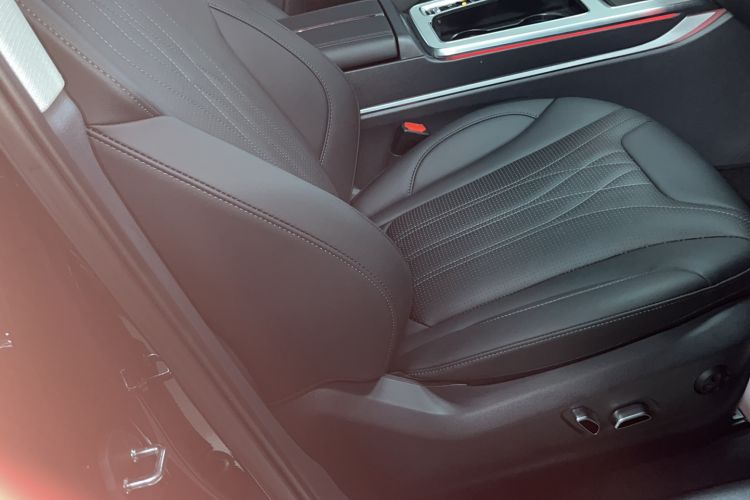 Used Hongqi HS5 2025 2.0T Two-Wheel Drive Flagship Pro Edition