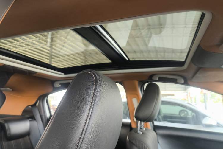 Used Honda Vezel 2016 1.8L CVT Front-Wheel Drive Pioneer Edition
