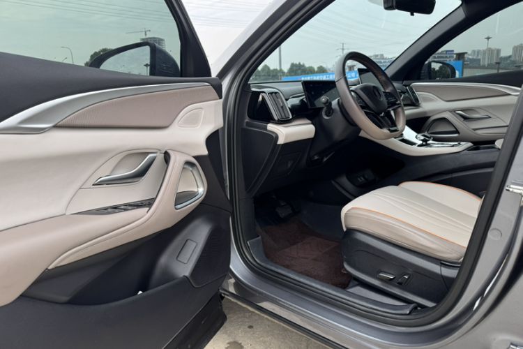 Used BYD Song Pro New Energy 2024 HONOR Edition DM-i 71KM Navigation Model
