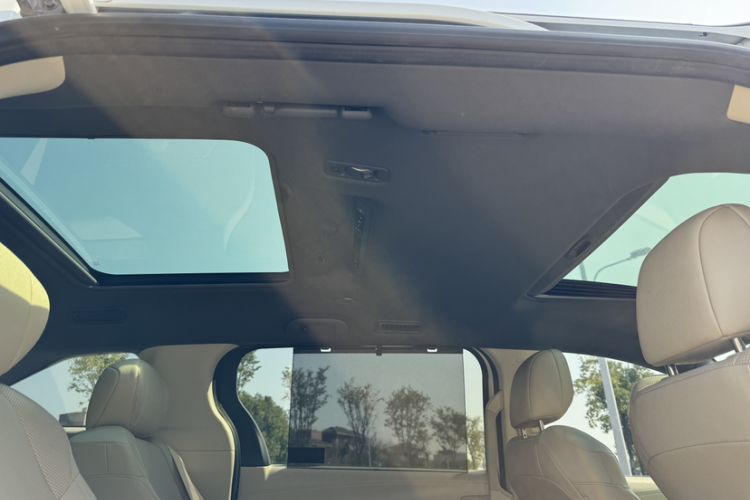 Used Toyota Granvia 2022 2.5L Hybrid Prestige Edition