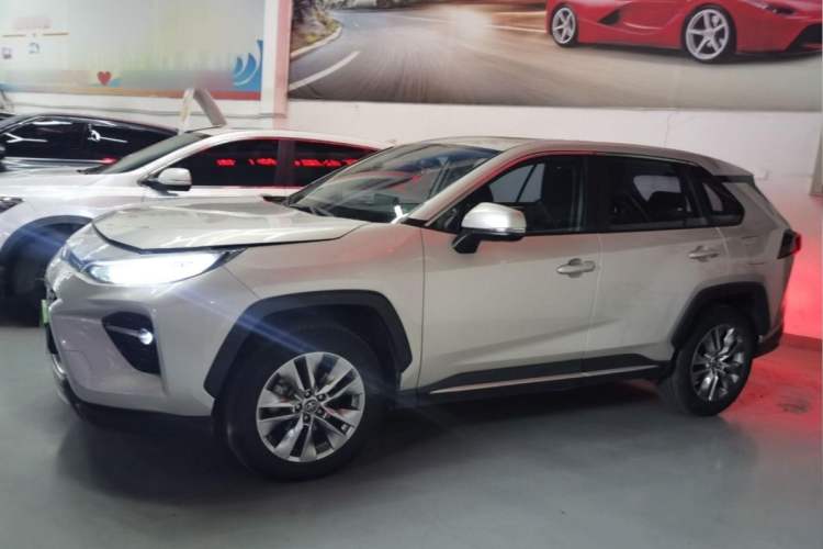 Used Toyota Wildlander 2022 2.0L CVT Two-Wheel Drive Luxury PLUS Edition
