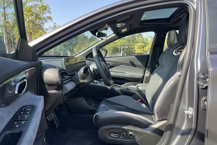 Used GAC Trumpchi EMPOW 2024 400T Automatic Yingbao R MAX Edition