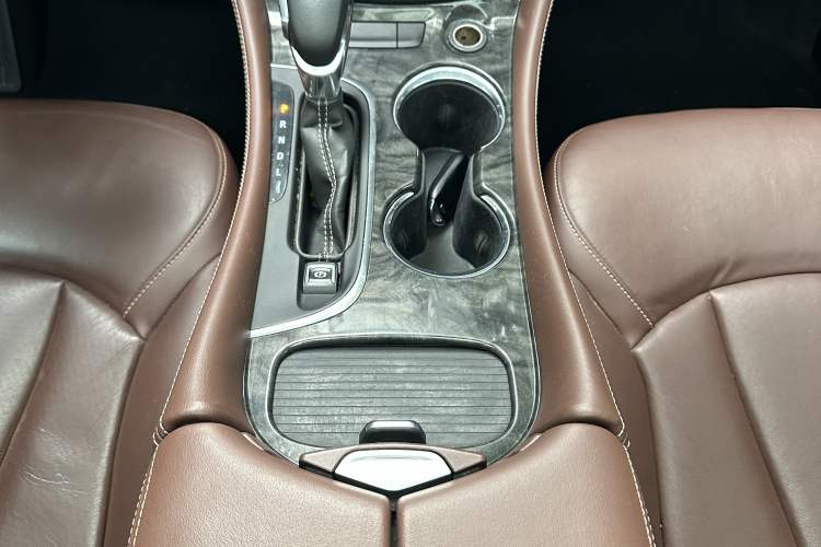 Used Buick Envision 2015 20T Two-Wheel-Drive Elite Model
