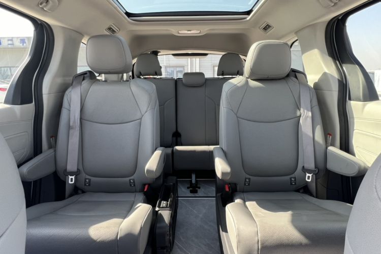 Used Toyota Granvia 2023 2.5L Hybrid Prestige PLUS Edition