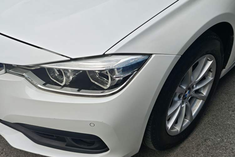 TDK.VehicleDetails.img