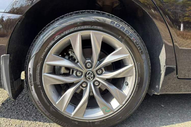 Used Toyota Avalon 2019 Dual-Engine 2.5L Luxury Edition China V Standard
