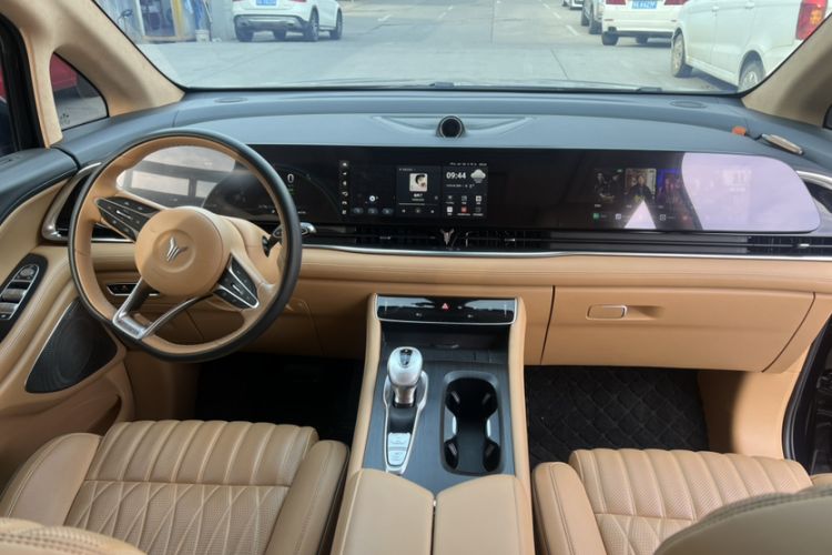 Used VOYAH Dream 2024 PHEV Ultra-Long Range Flagship Edition
