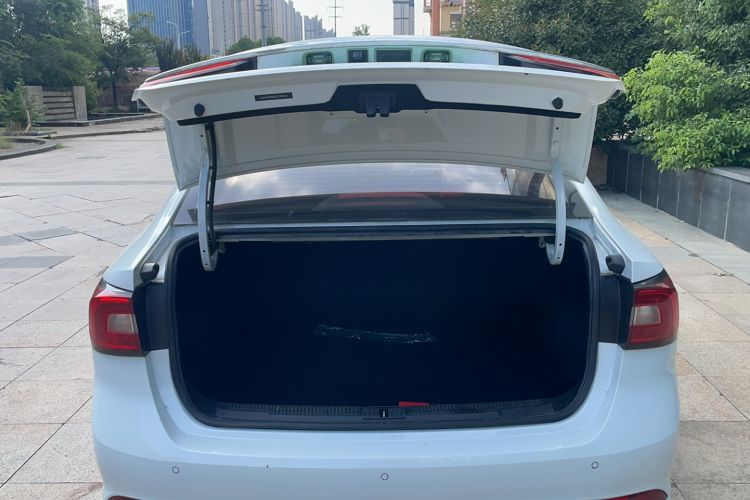 Used Roewe i5 2019 1.5L Automatic 4G Connected Linghao Flagship Edition
