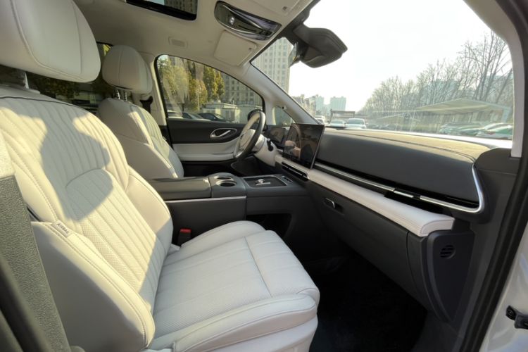 Used VOYAH Dream 2025 PHEV Four-Wheel-Drive Flagship Version – Qiankun Edition