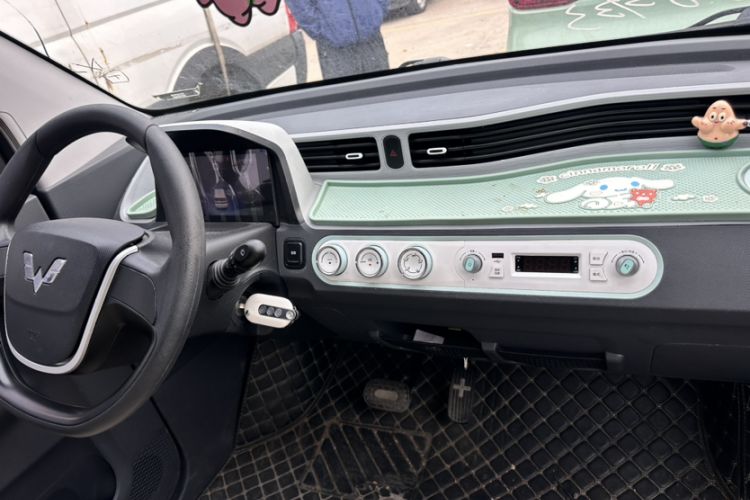 Used Wuling Hongguang MINIEV 2022 Macaron Premium Model – Lithium Ternary Battery
