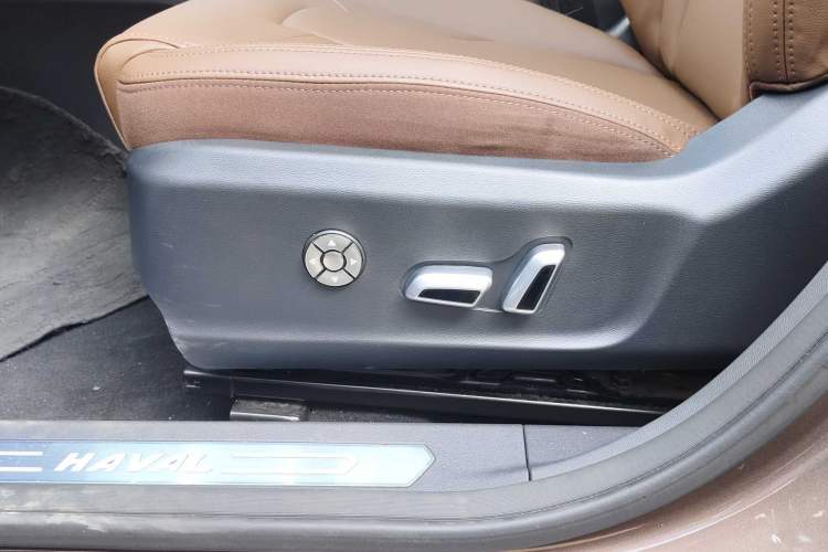 Used Haval H6 2017 Blue Label 1.5T Automatic Two-Wheel Drive ZhiShang Model
