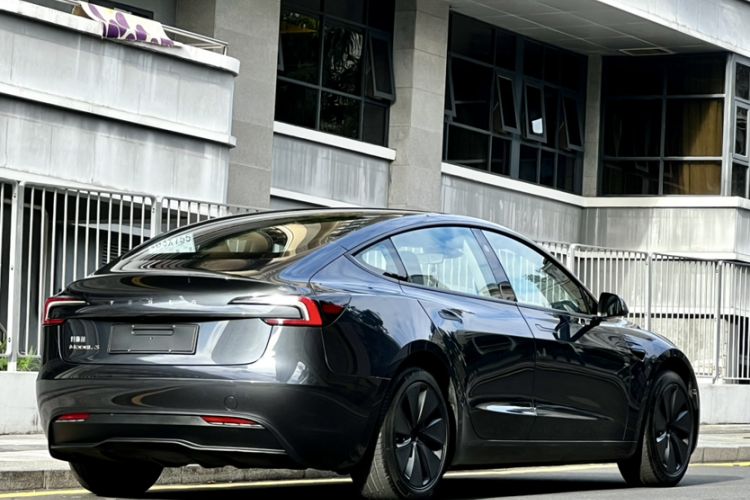 Used Tesla Model 3 2023 Rear-Wheel-Drive Version
