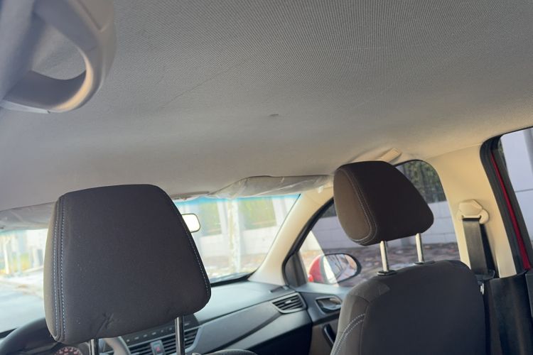 Used Baojun 310 2016 1.2L manual Comfort trim level