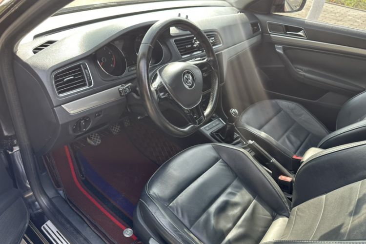 Used Volkswagen Lavida 2015 1.6L Manual Comfort Edition