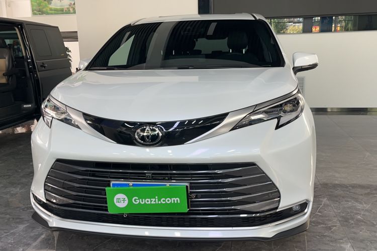 Used Toyota Sienna 2024 2.5L Hybrid Four-Wheel Drive Prestige Edition
