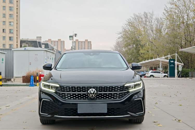 Used Volkswagen Passat 2024 380TSI Starry Luxury Edition
