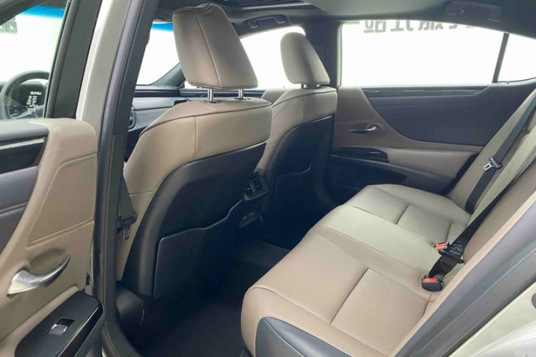 Used Lexus ES 2022 200 Excellence Edition
