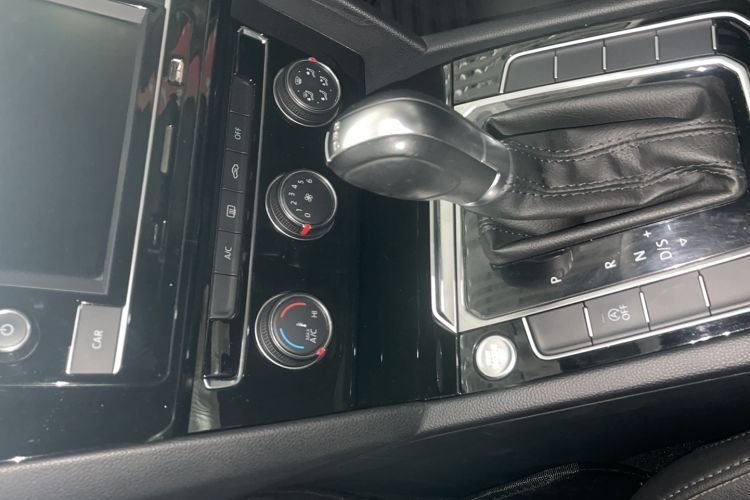 Used Volkswagen Magotan 2019 330TSI DSG Leading Model China VI Standard