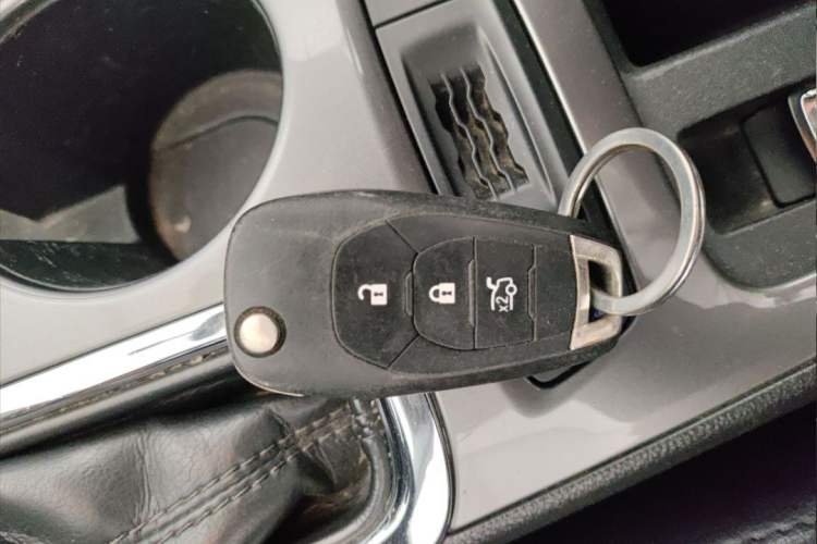 Used Chevrolet Cruze 2018 320 Automatic Pioneer Sunroof Edition
