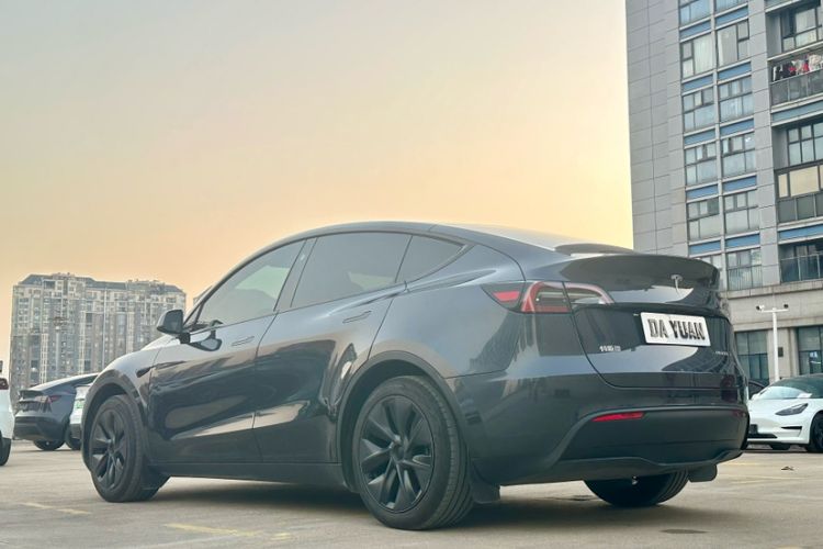 Used Tesla Model Y 2024 Rear-Wheel-Drive Version
