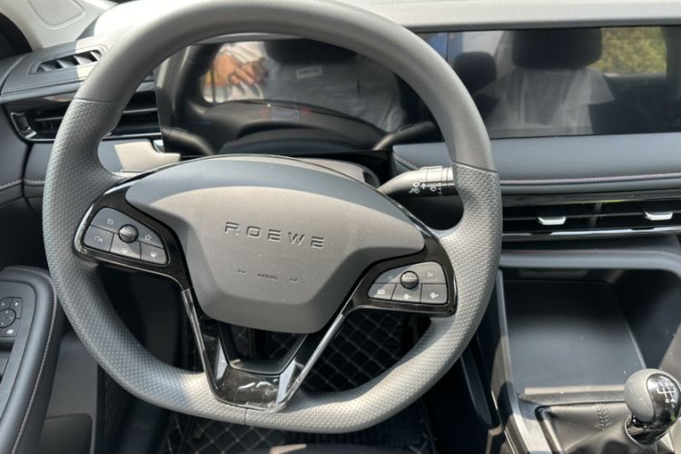 Used Roewe i5 2023 1.5L Manual Comfort Edition
