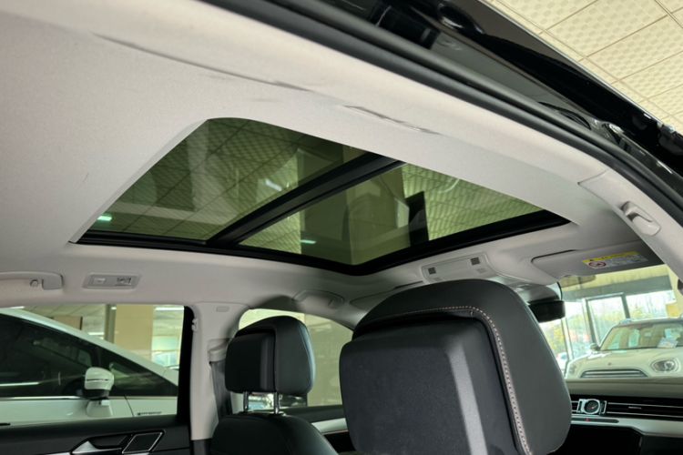 Used Volkswagen Magotan 2023 2 Million Units Limited Edition 330TSI DSG Leading Version