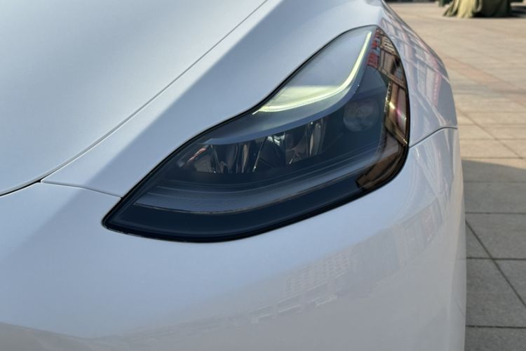 Used Tesla Model Y 2023 Long-Range All-Wheel-Drive Version
