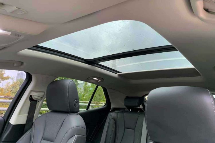 Used Buick Envision 2022 Facelift Encore S 552T Two-Wheel-Drive Luxury Model
