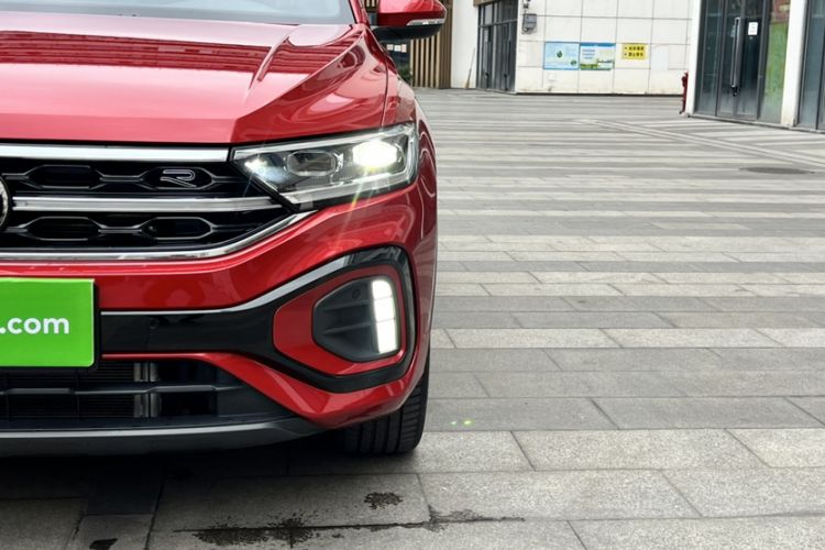 Used Volkswagen T-ROC 2023 300TSI DSG Two-Wheel-Drive Chen Guang Edition
