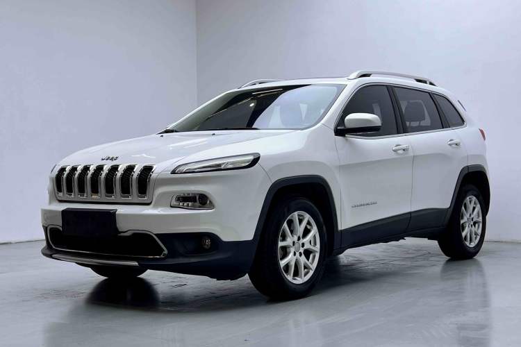 Used  Cherokee 2017 2.0L Superior Edition