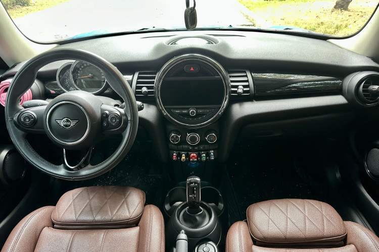 Used  MINI 2018 1.5T COOPER Classic Edition
