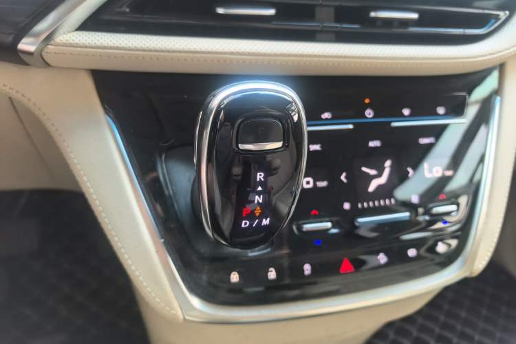 Used Buick GL8 2022 ES Land Cruiser 653T Luxury Model
