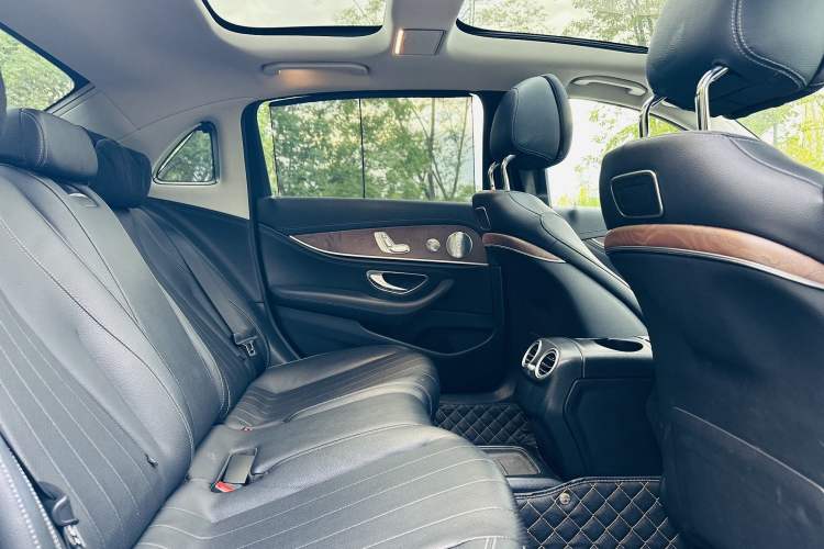 Used Mercedes-Benz E-Class 2018 Facelift E 300 L Luxury Edition
